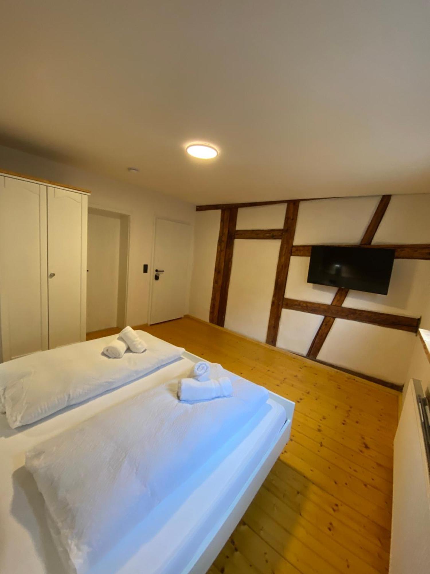 Gasthof Zum Goldenen Schiff - Lehm, Stil & Altstadtflair マルクトブライト エクステリア 写真