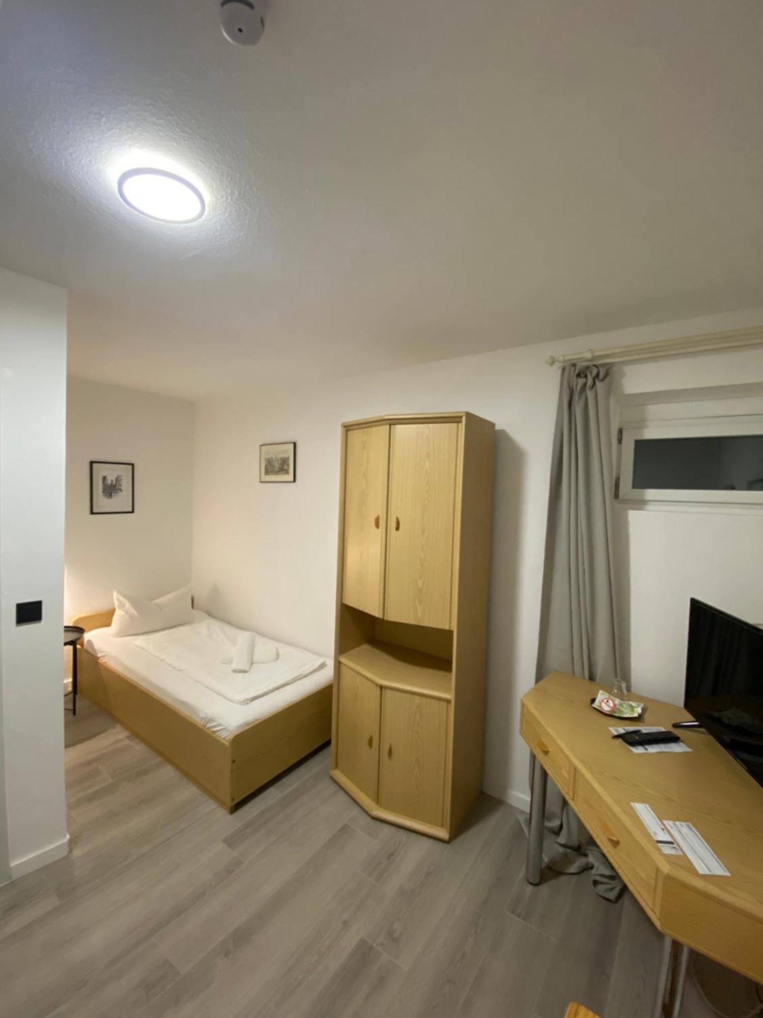 Gasthof Zum Goldenen Schiff - Lehm, Stil & Altstadtflair マルクトブライト エクステリア 写真