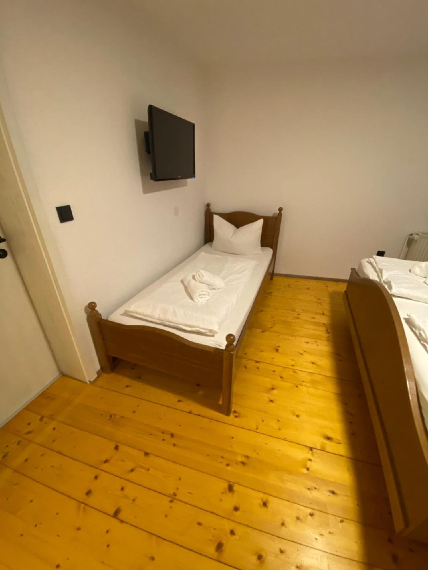Gasthof Zum Goldenen Schiff - Lehm, Stil & Altstadtflair マルクトブライト エクステリア 写真
